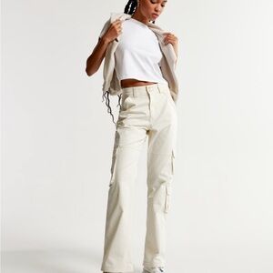 A&F Women's Cream Relaxed Cargo Pants